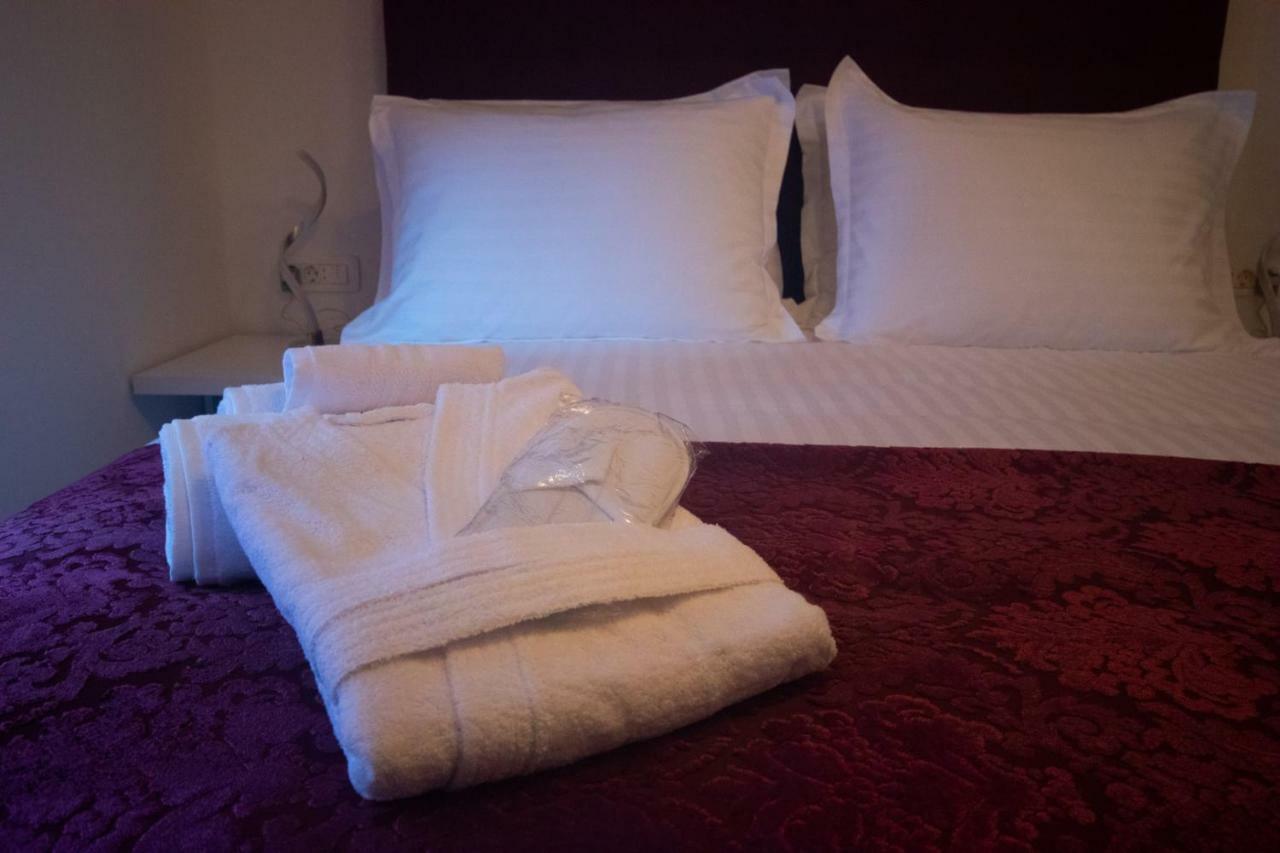 Center Luxury Rooms 1 Split Exterior photo